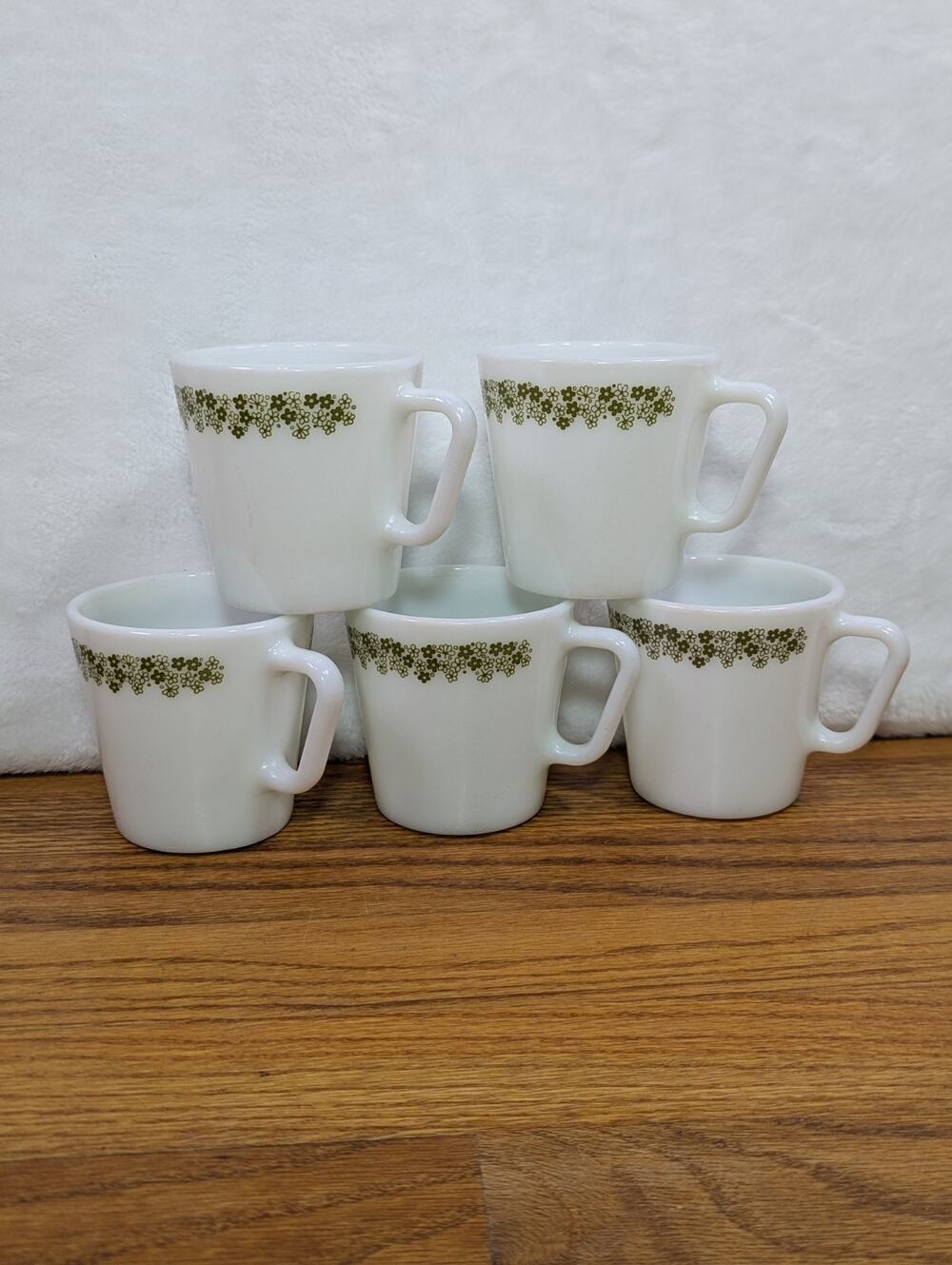 VTG Pyrex Spring Blossom Green Crazy Daisy Coffee Mugs Milk Glass Set 5